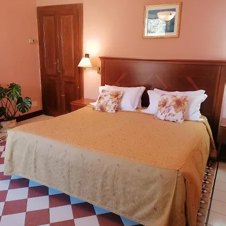 La Rondinella Hotel 3*